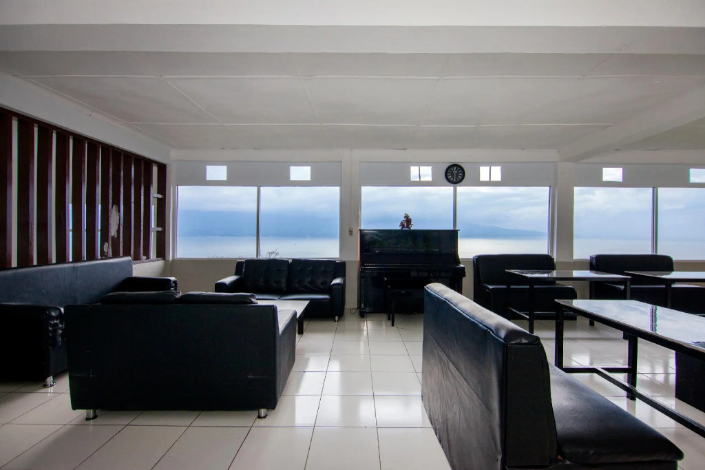 Collection O Gapura Hotel Near Parapat Penatapan Danau Toba