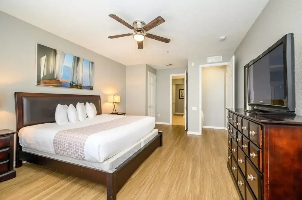 Epic Universe 3 Bedroom Premium Lakeview Condo-1012