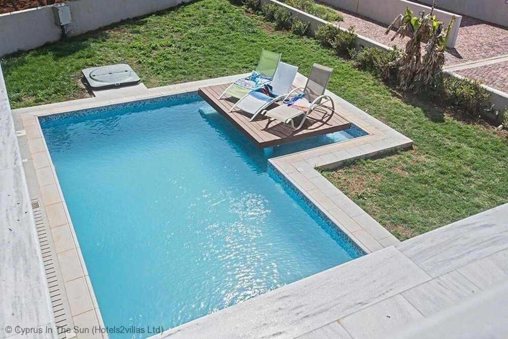 Celebrity Villa Scotty T D2