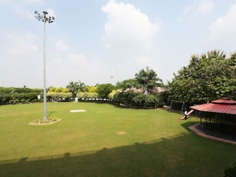 OYO 6242 Jalsa Resort