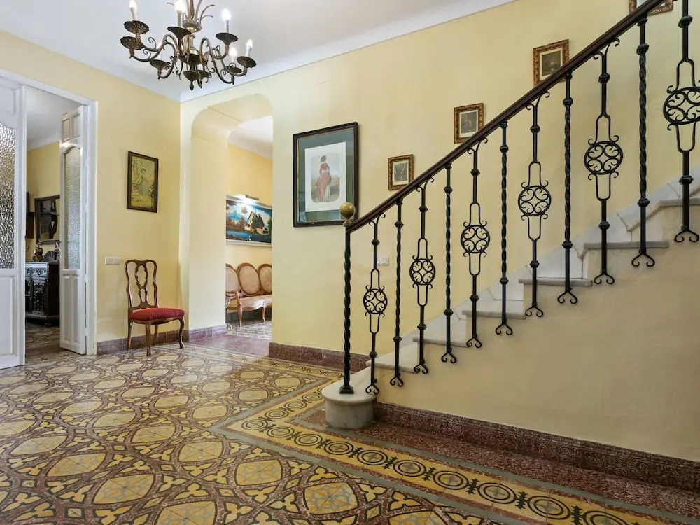 Luxurious Villa in Fuente de Piedra With Swimming Pool