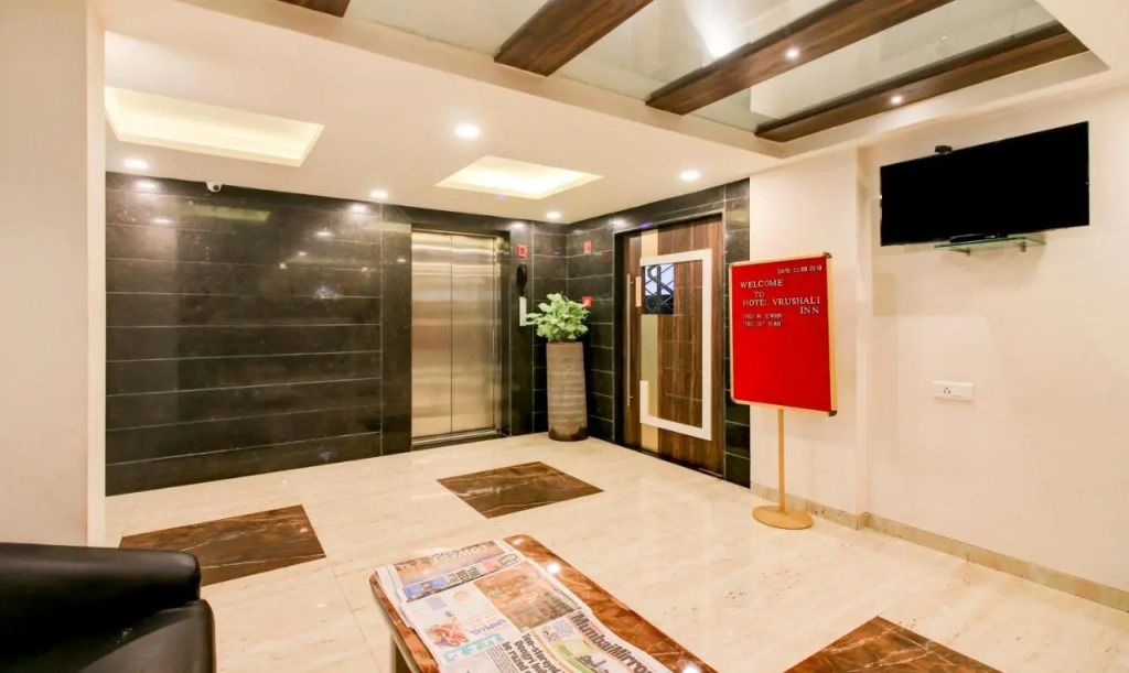 Hotel Vrushali Inn