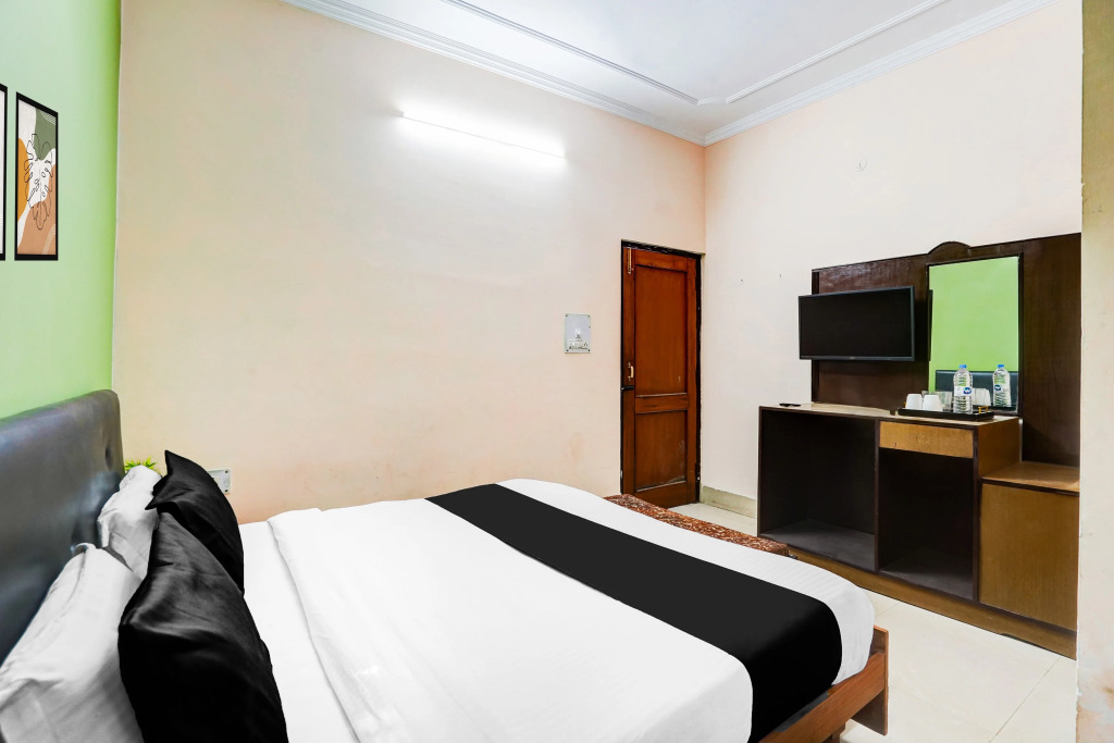 SPOT ON 46687 Hotel Prabhu