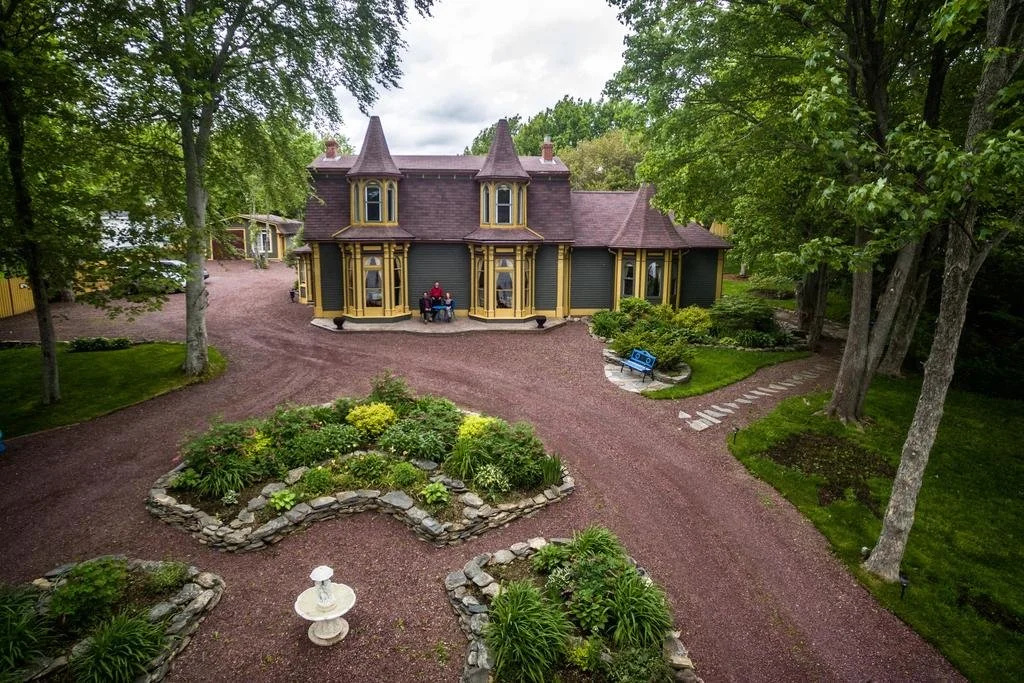 Rose Manor Inn B & B
