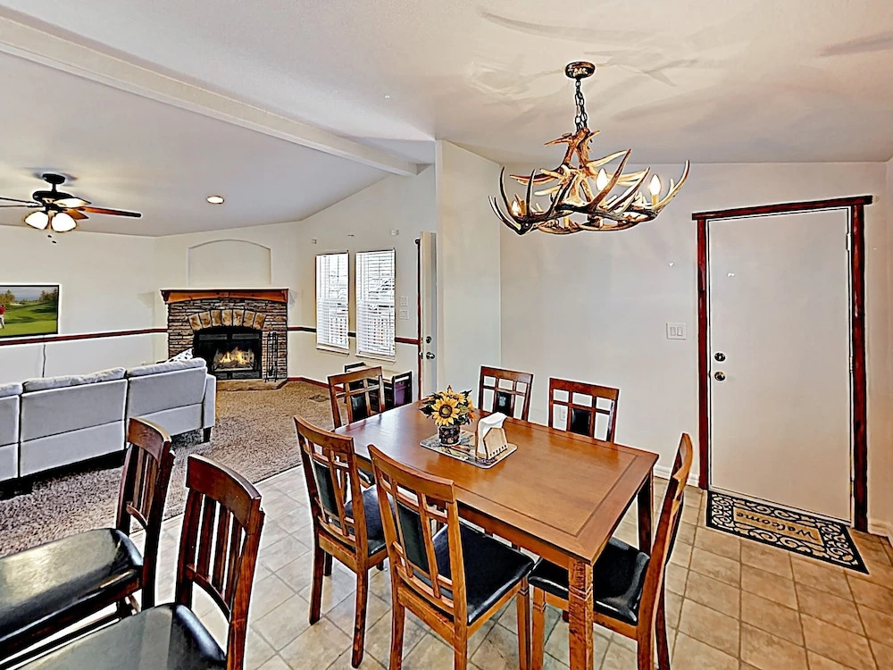 New Listing! Newly Furnished - Hot Tub & Deck 3 Bedroom Home