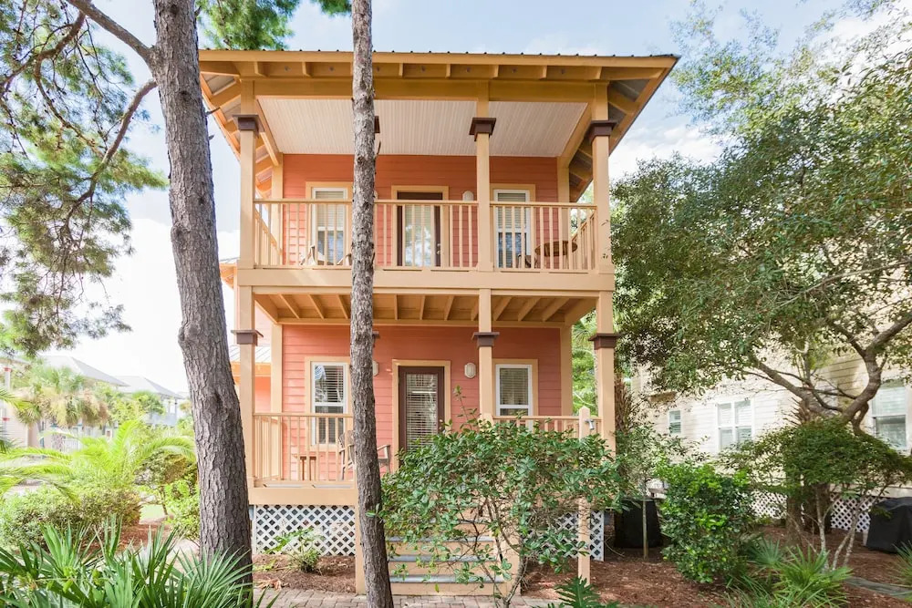 455 Hidden Lake Way House - 4 Br home by RedAwning