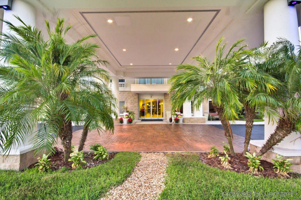 Holiday Inn Express Hotel & Suites New Tampa I-75 by IHG