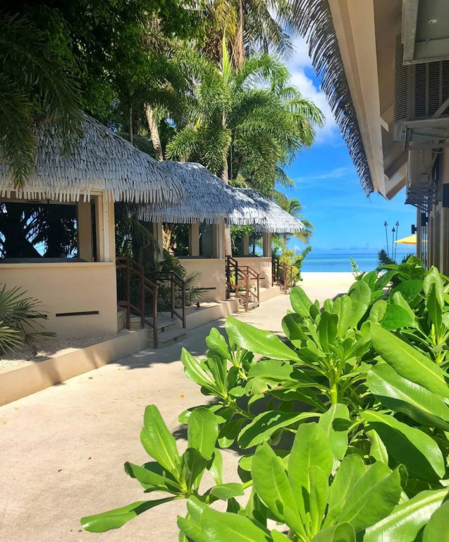 Surfrider Resort Hotel