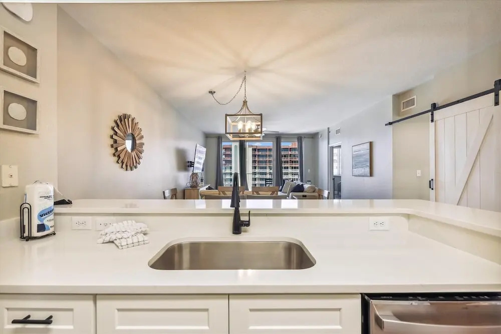 Shores of Panama 2028 - Luxurious Gulf-Front 3 Bedroom/3 Bath 3 Condo by RedAwning