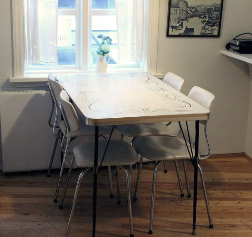 Grettir Guesthouse Downtown Charm
