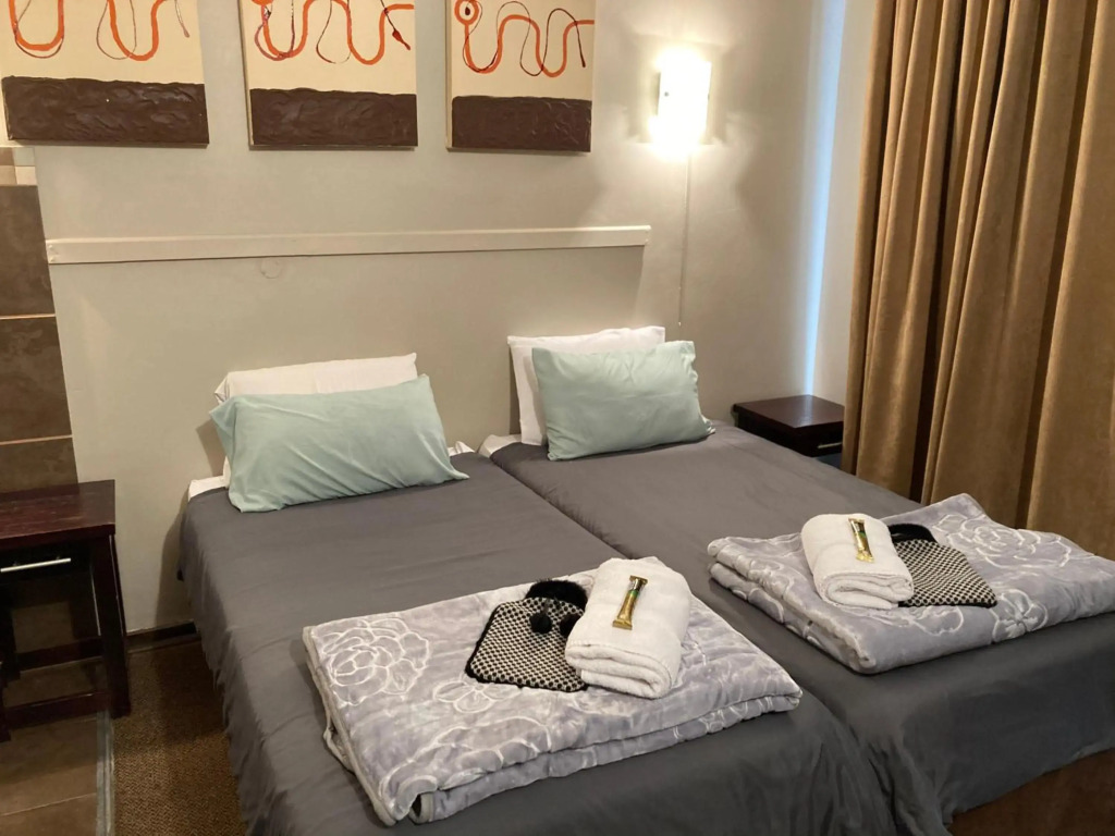 Unit 14 A-Block Bains Game Lodge