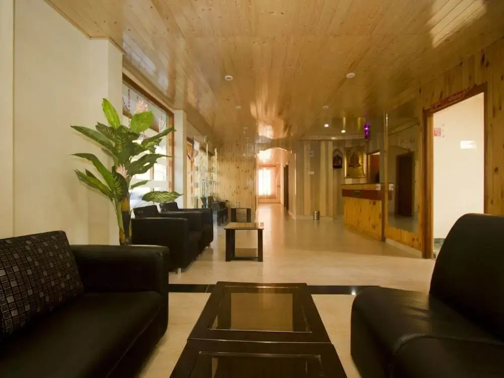 Hotel Eco Groves by OYO Rooms
