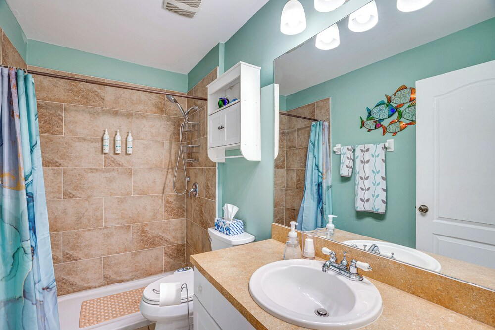 Dog-friendly Cape Coral Home: Private Pool!