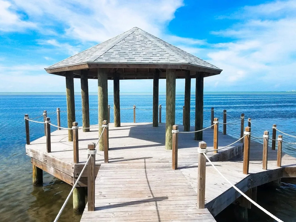 Stylish Las Joyas W/ Pool, Pier & Palapa 2 Bedroom Home