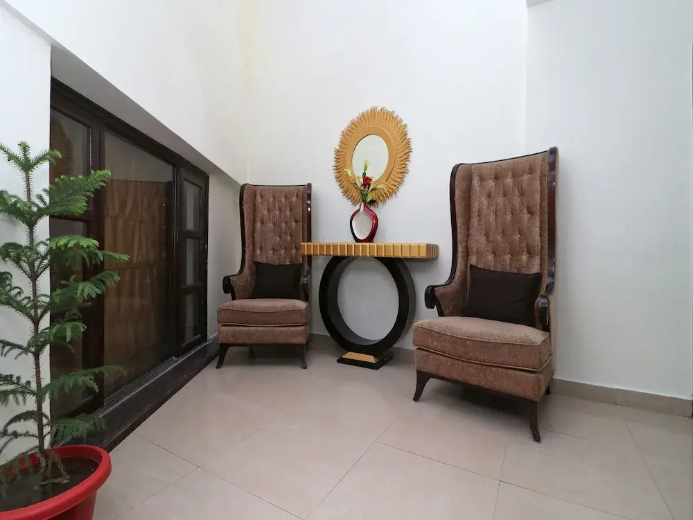 OYO 1617 Palm Retreat