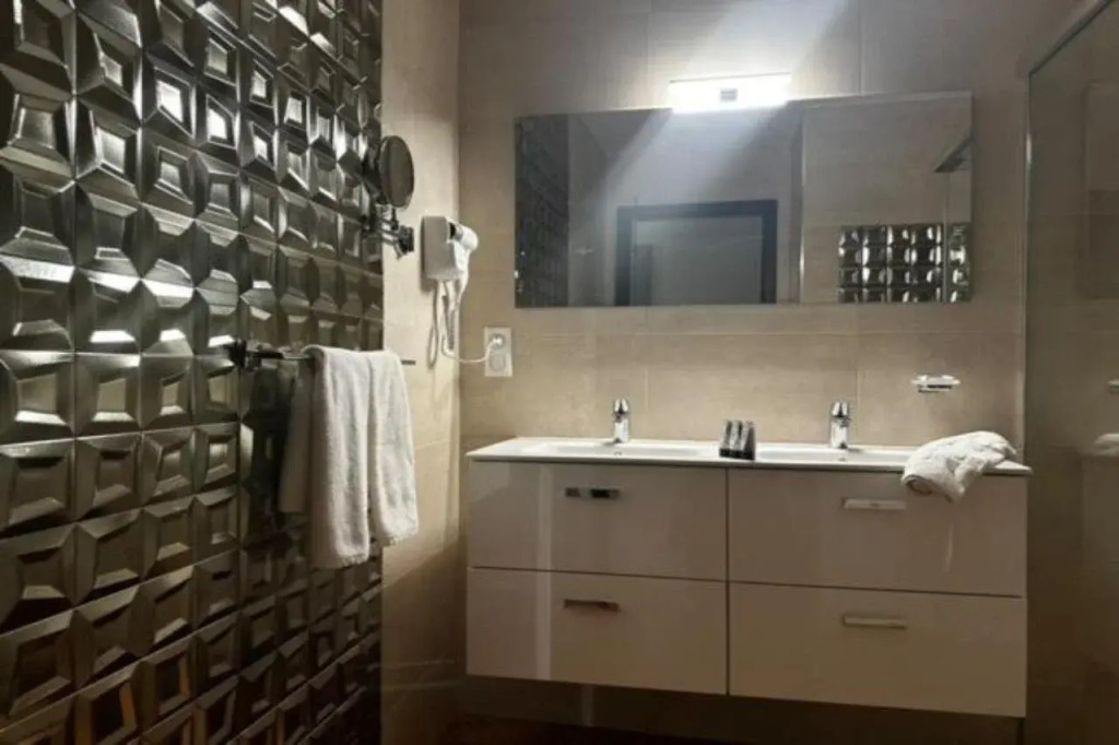 ONYX By Luna Hotel