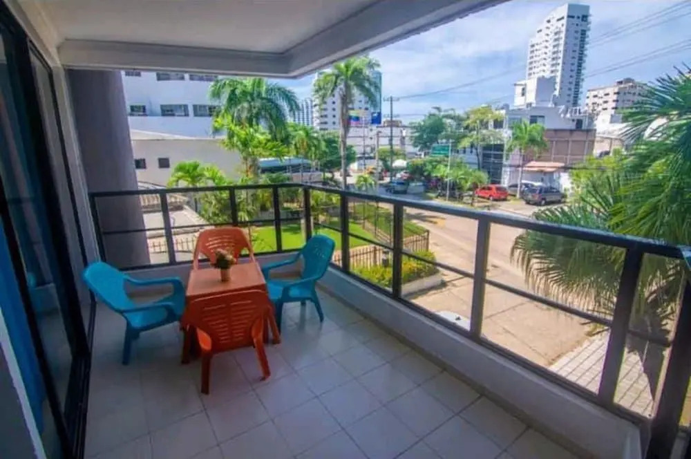 2 Bedroom Apartment Near The Sea With Air Conditioning And Wifi