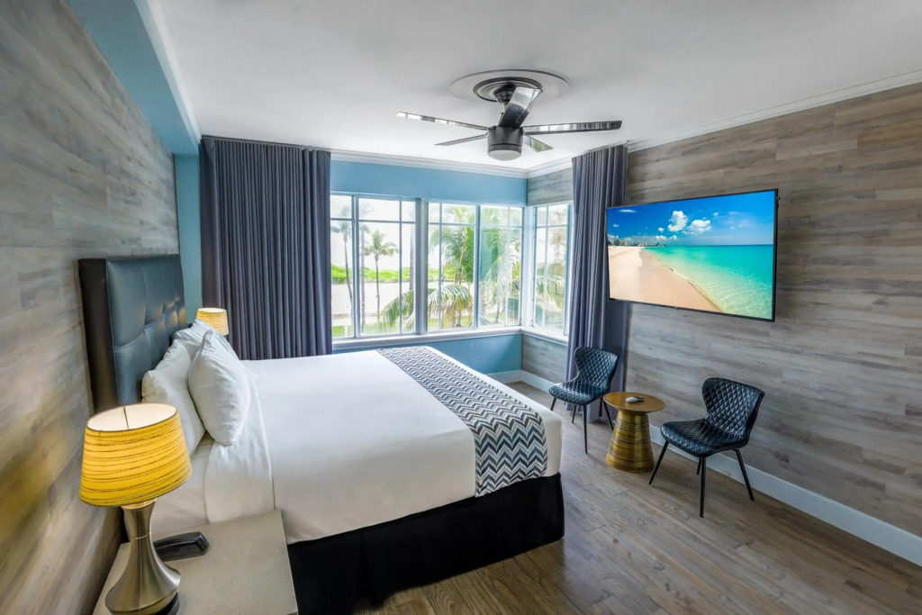 Colony Hotel