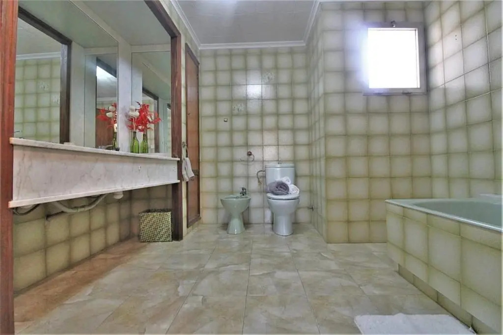 Piso entero de 170 m2, 200m centro, 500m del mar!