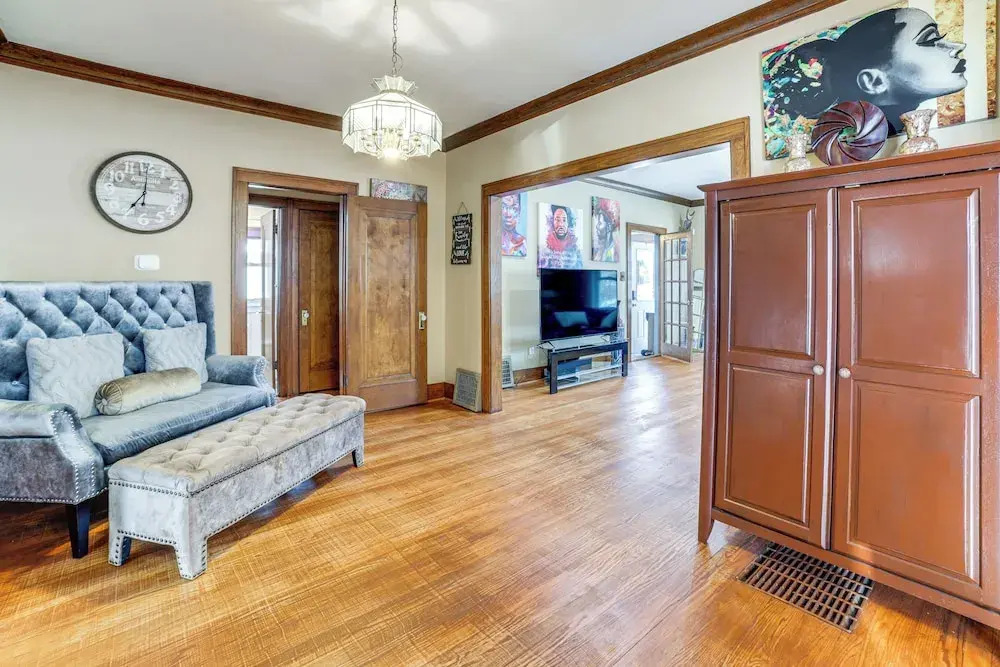 Private Hot Tub & Patio! Chicagoland Extended Stay