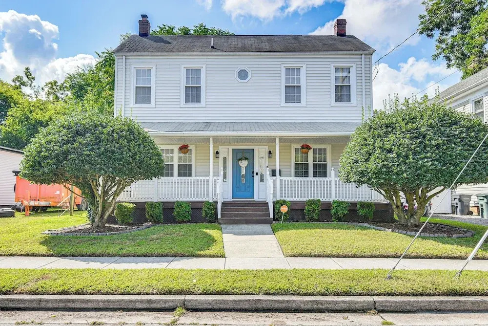 Spacious Family Home w/ Yard in Dtwn Hampton!