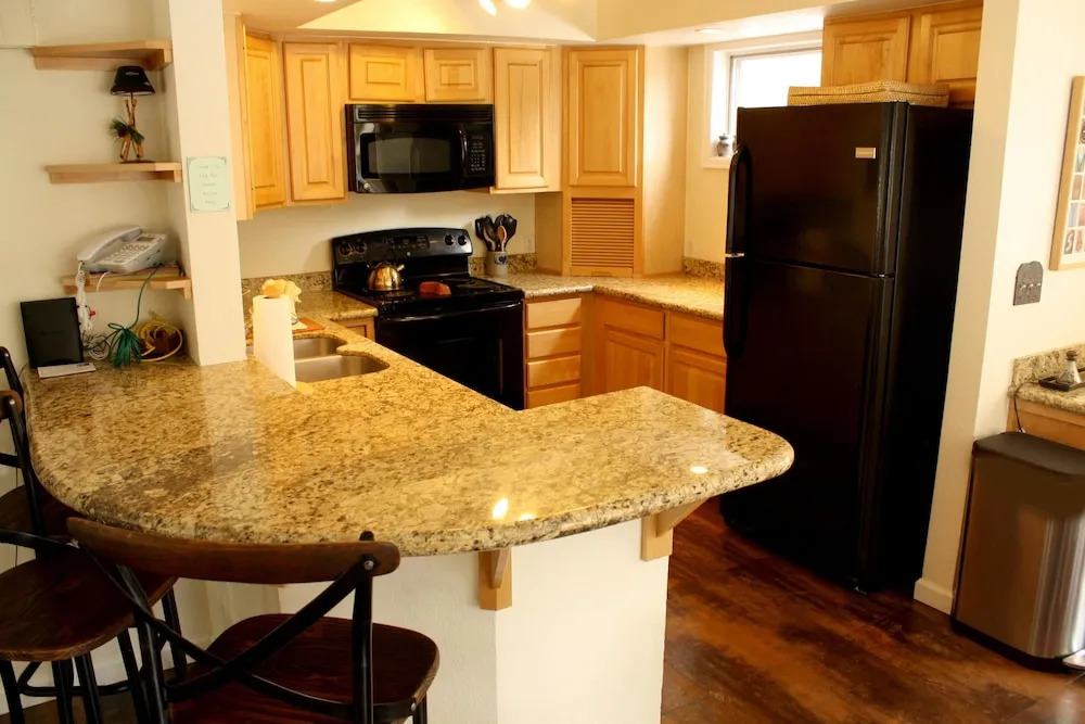 Pinecreek #I - 3 BR