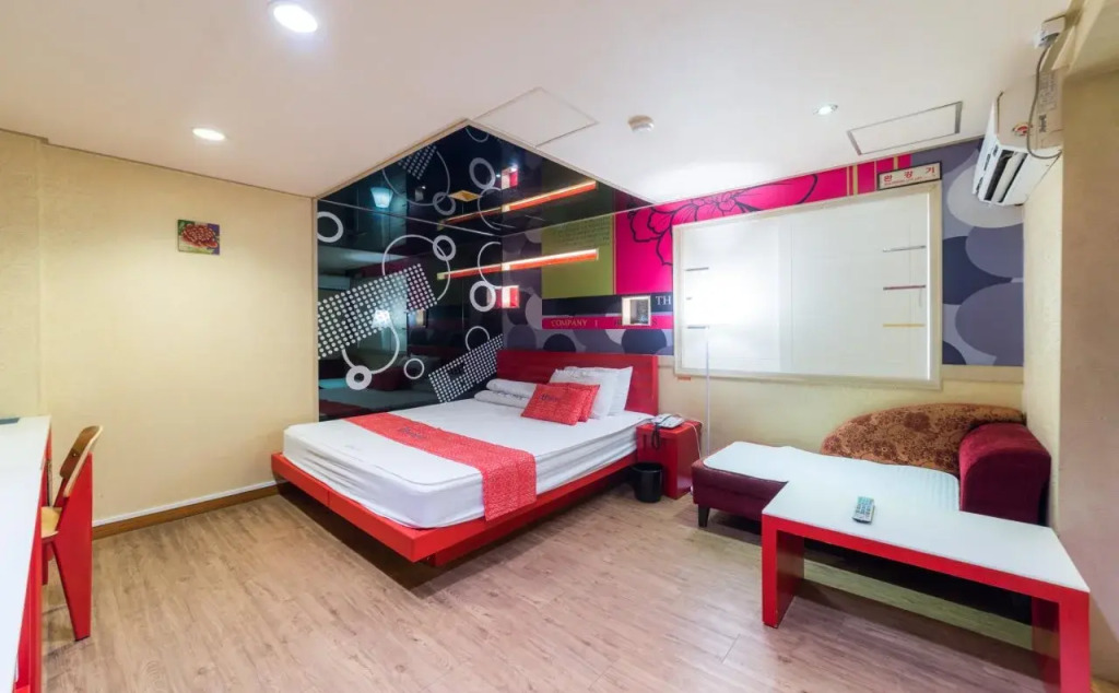 U Hotel