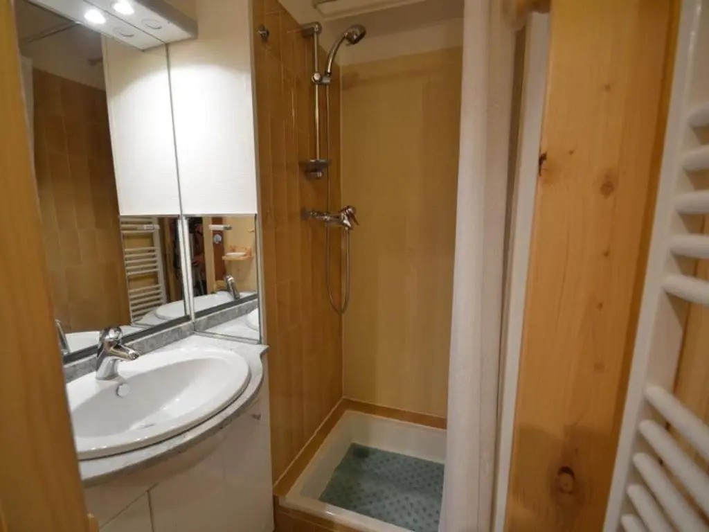 Appartement Les Menuires, 1 pièce, 2 personnes - FR-1-452-283
