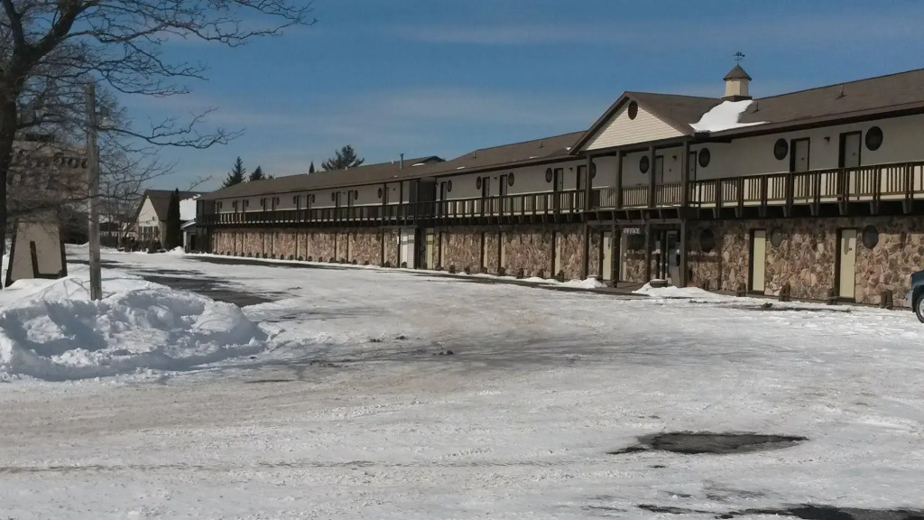 Driftwood Motel