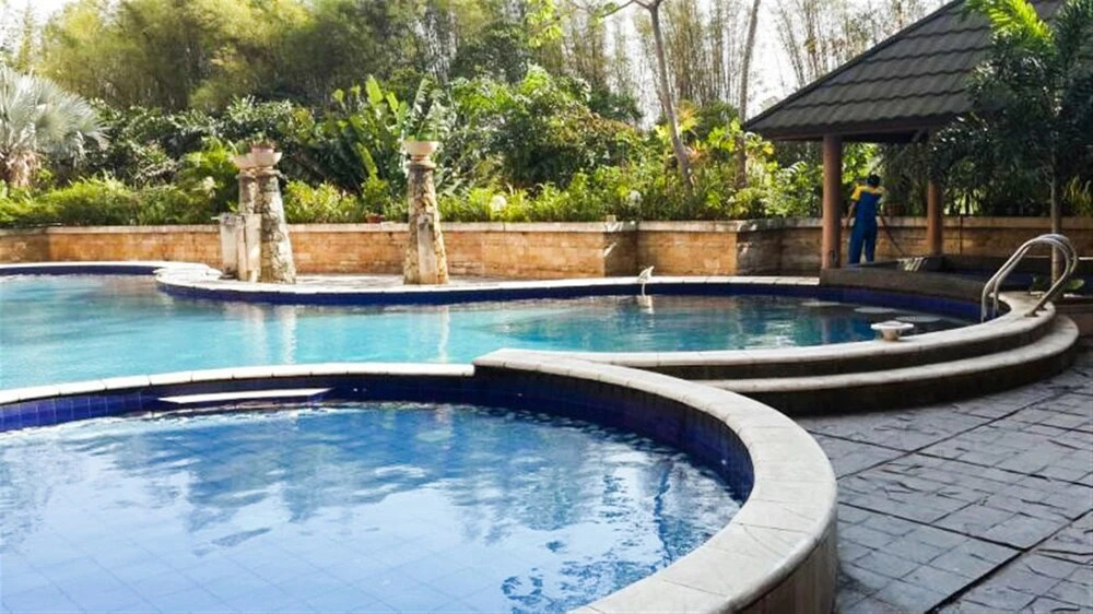Spacious Riverside Pluit Apartment