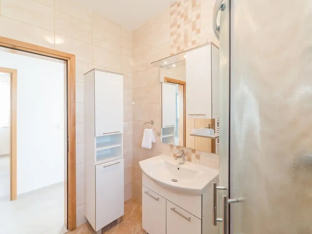 Beautiful Villa in Privlaka With Heated Swimming Pool