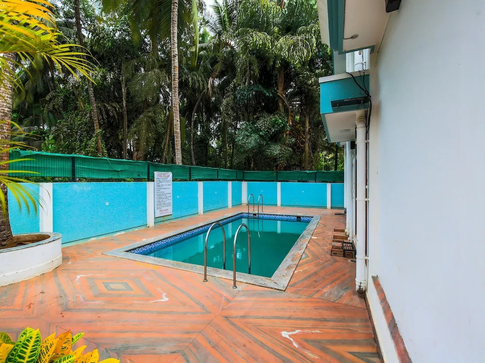 OYO 14779 Meera Motels & Residency