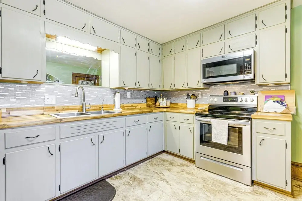 Lovely Waynesville Home w/ Yard: Pet Friendly