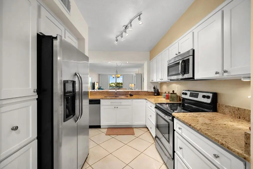 Bahia Vista 14-361, Isla Del Sol, 2 BR, Heated Pool, Spa, Near Beach, WiFi