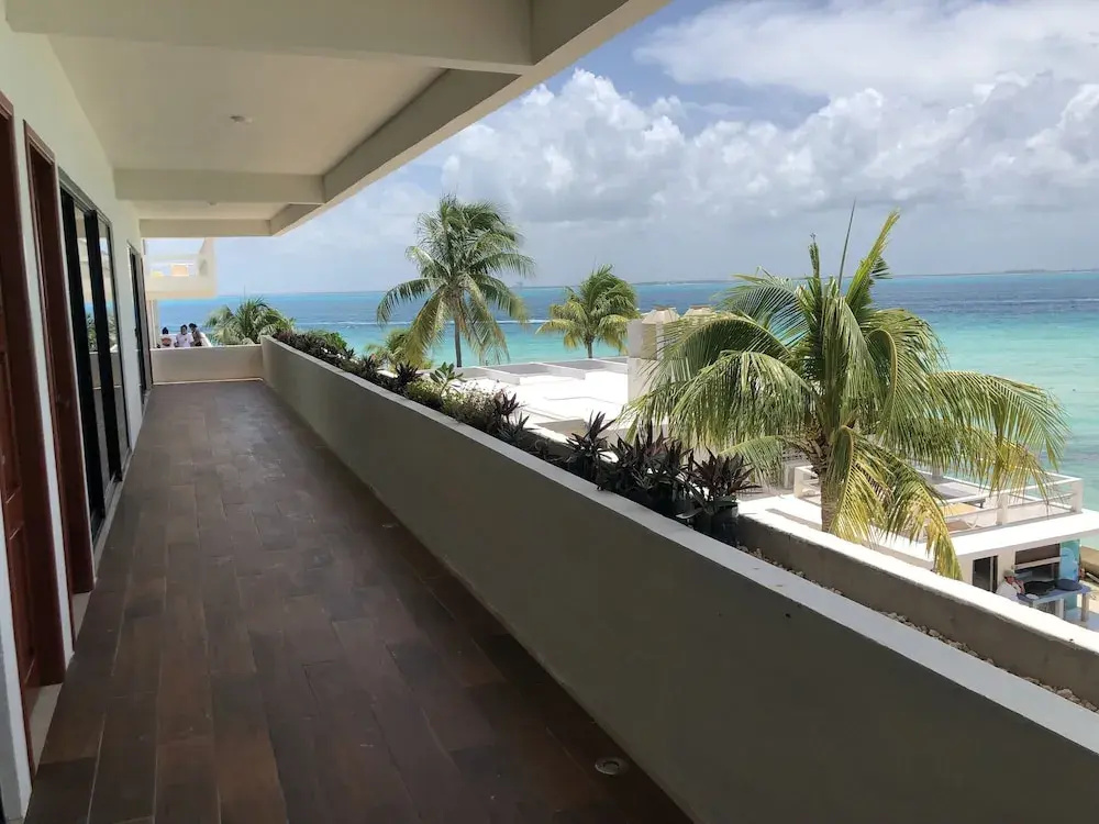 Cuxos Hotel Beachfront