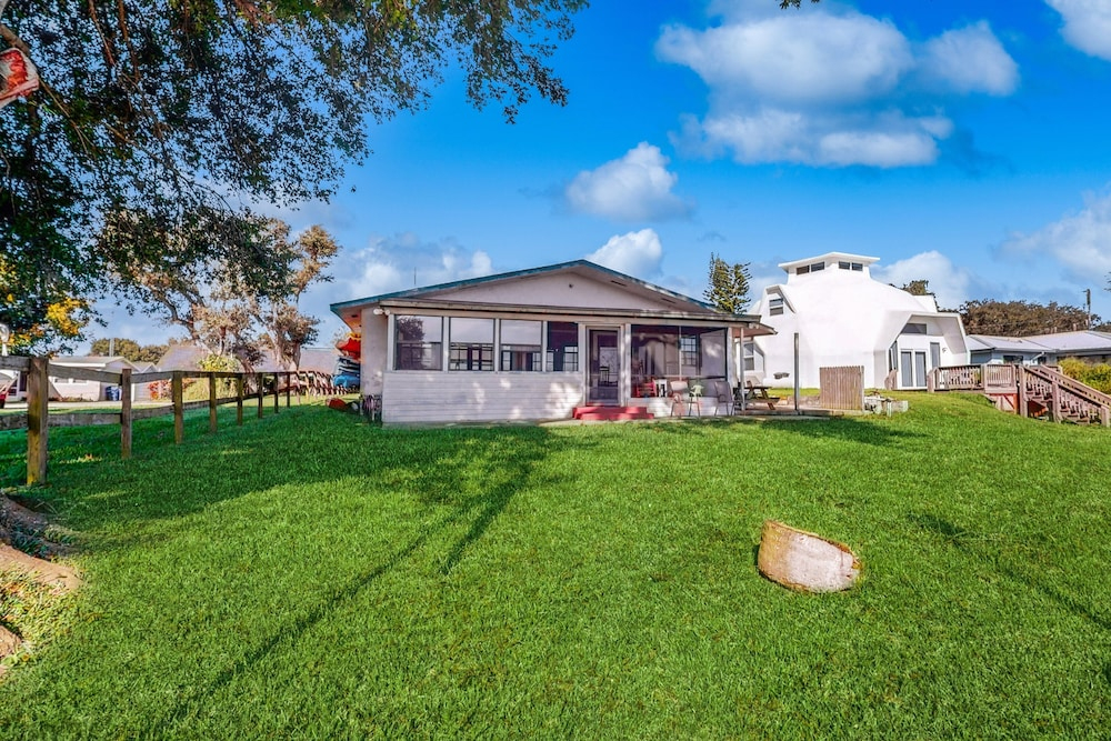 Lakefront Home With Water Views, Foosball, Screened Porch, & Private W/D