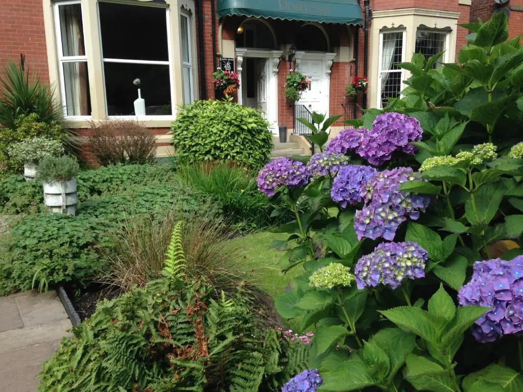 Rostrevor Hotel - Guest House