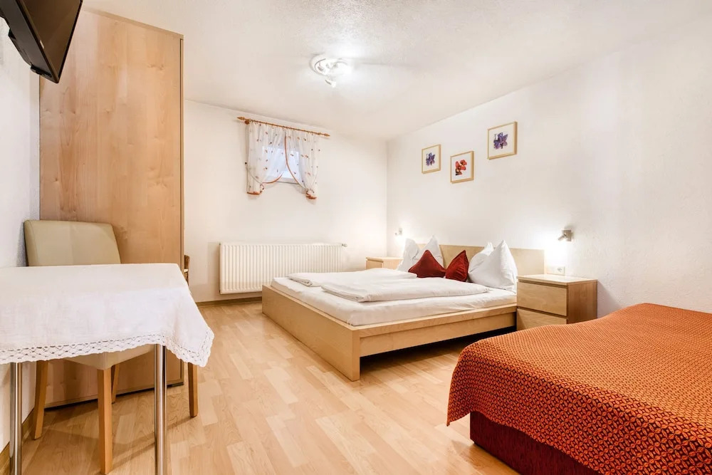 Haus Alvier - 3-zimmer Fewo Rothorn mit Terrasse