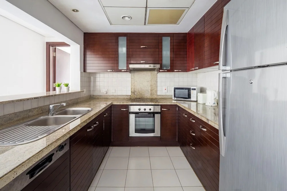 Gorgeous and Spacious 3BR With Full Marina Views!