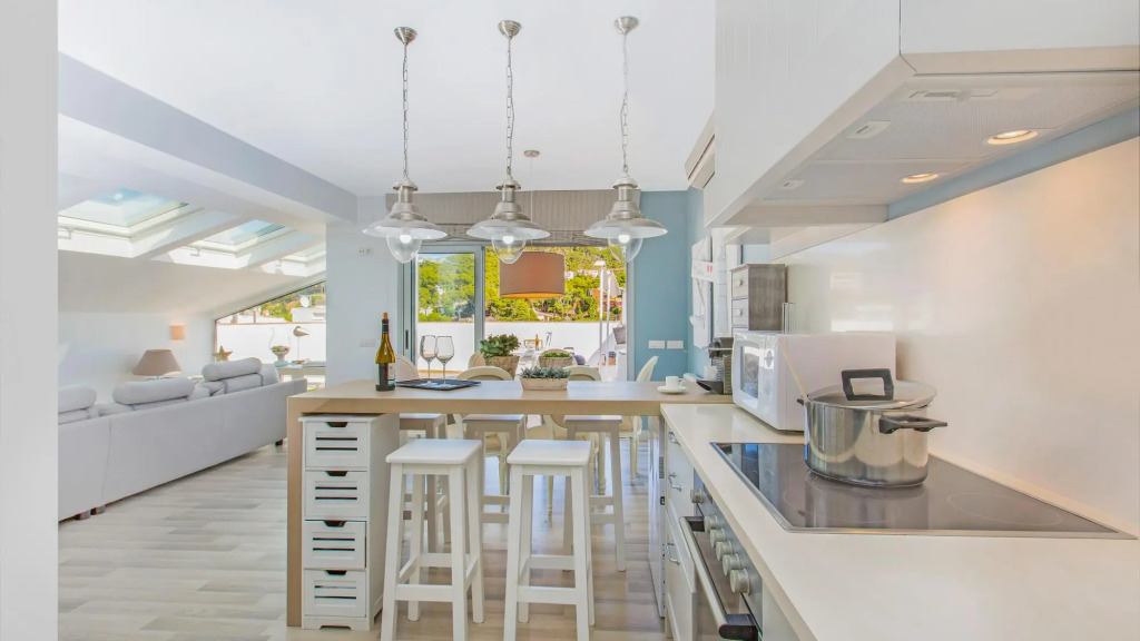 Gala in Llafranc with 4 bedrooms and 2 bathrooms