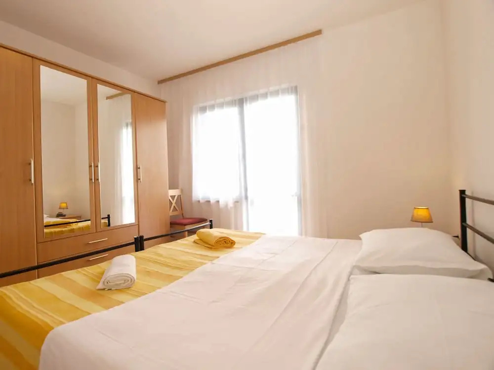 Apartment 1595
