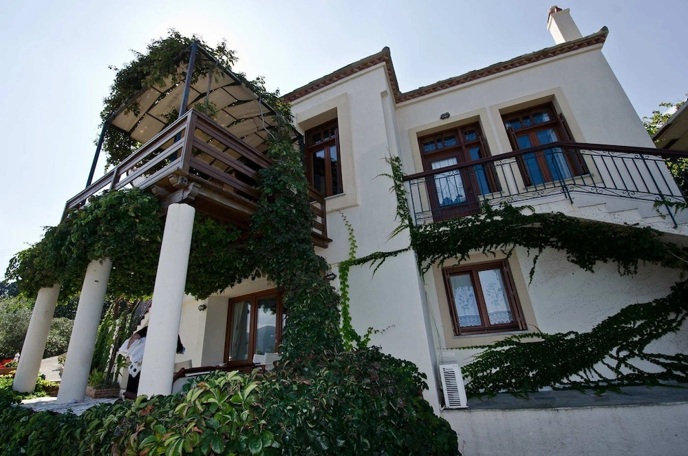 Stolios Skopelos - Terpsichore Split Level Nest