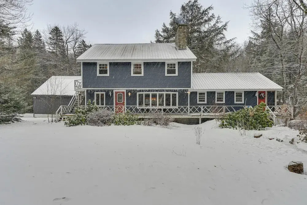 3 Mi to Mount Snow: Spacious West Dover Home