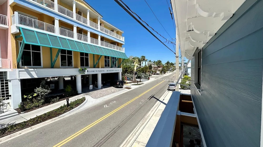Fins Left - Next to Margaritaville
