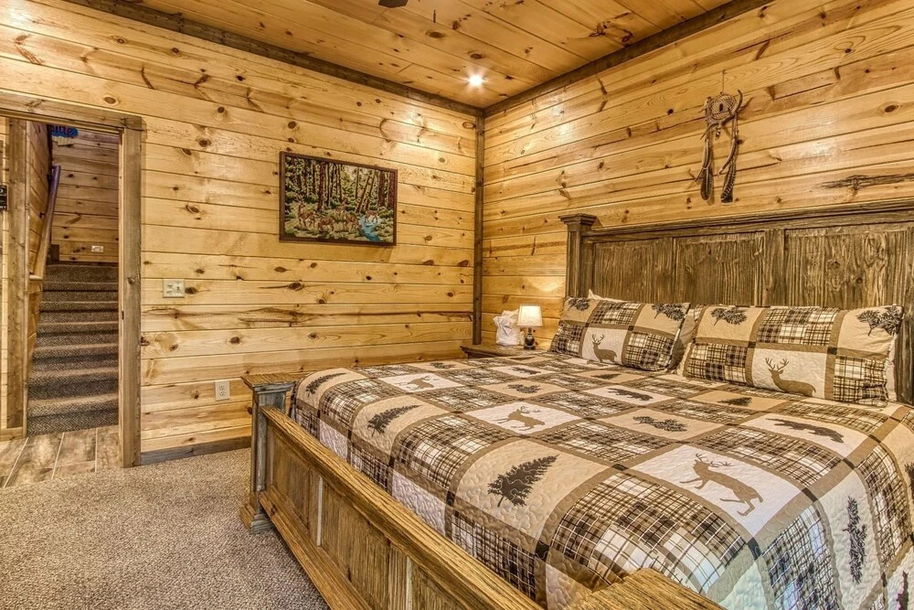 ERN822 - Smoky Oasis - Great Location, Private Indoor Heated Pool! cabin