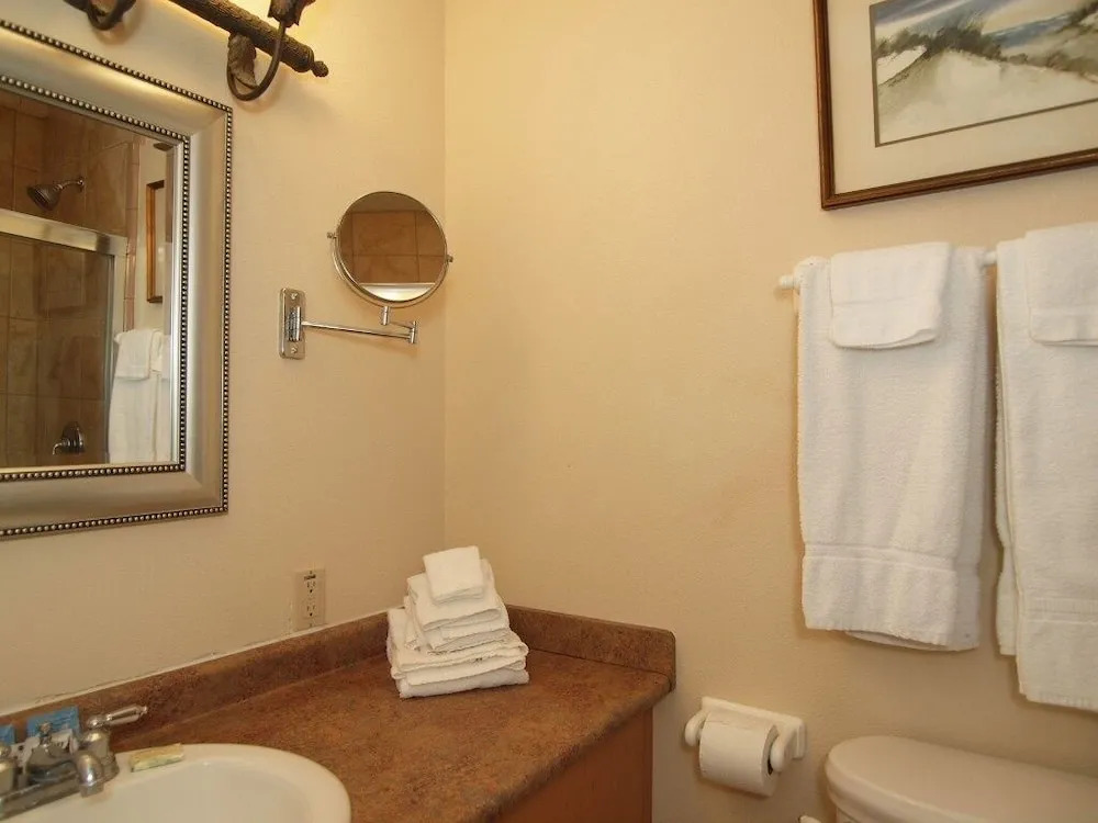 Island 36 2 Bedroom Condo