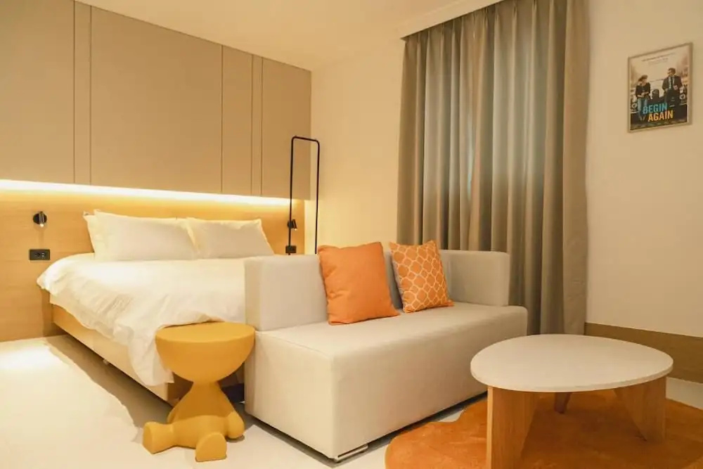 Hotel Daun Guri