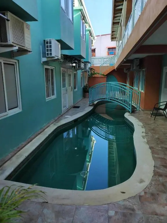 Apt S4, Park View Terrace- Cozy Convenience!