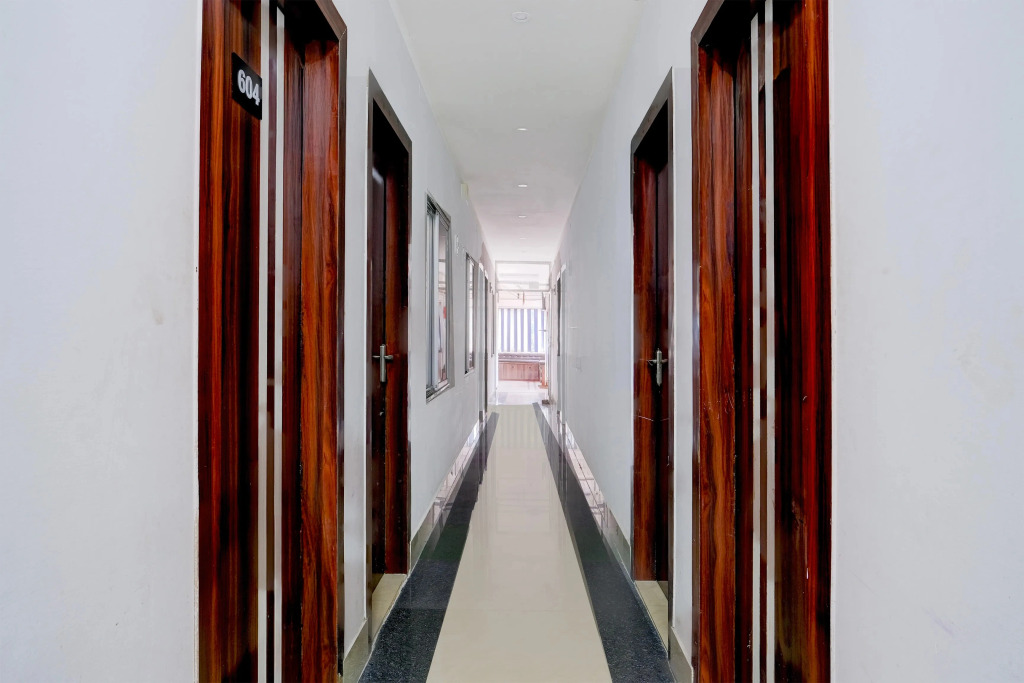 Hotel O Lakhi Guest House