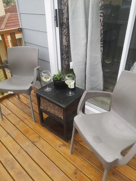 Lovely 2 Bedroom Condo with Balcony And a View!